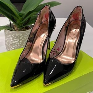 Ted Baker black Elvena pumps 6US